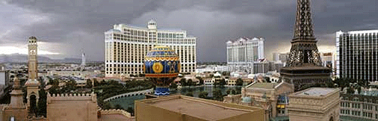 Allan deSouza �People in white houses�