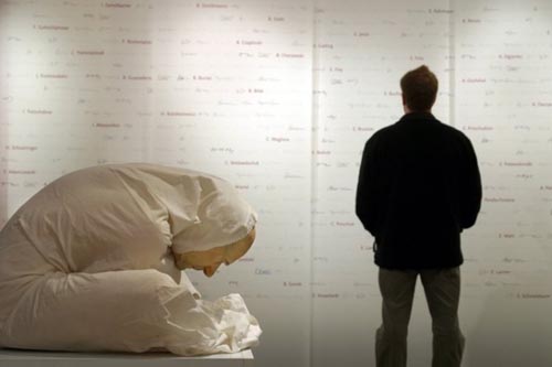��� ����� (Ron Mueck) - ������������� � ���������� ���������.