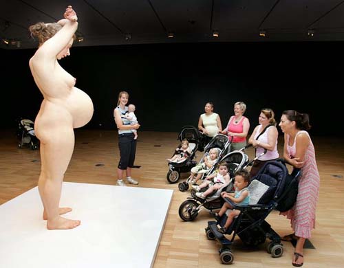 ��� ����� (Ron Mueck) - ������������� � ���������� ���������.